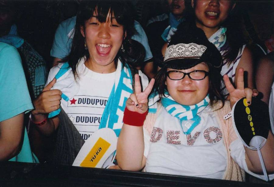 More DEVOtees: Japan 2003 by Scott Stanton